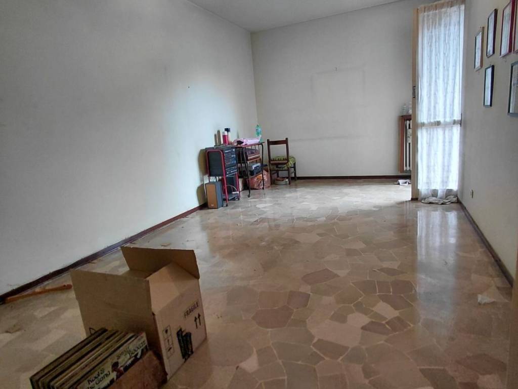 appartamento in vendita a Rho in zona Castellazzo
