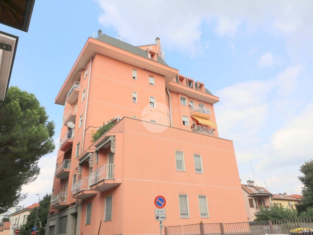 appartamento in vendita a Rho in zona Castellazzo