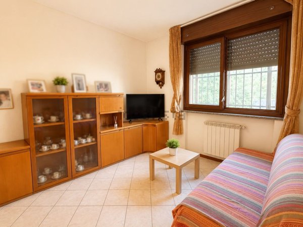 appartamento in vendita a Rho in zona Lucernate