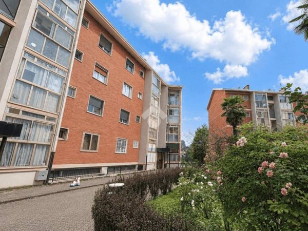 appartamento in vendita a Rho in zona Lucernate