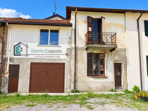 appartamento in vendita a Rho in zona Lucernate