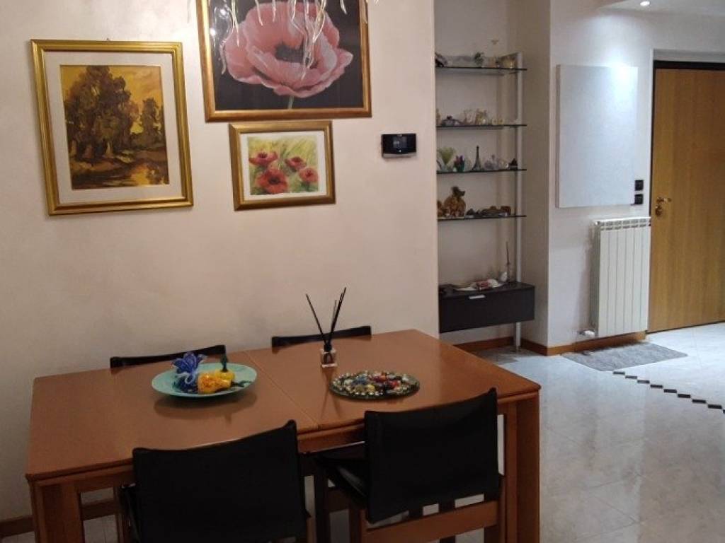 appartamento in vendita a Rho in zona Terrazzano