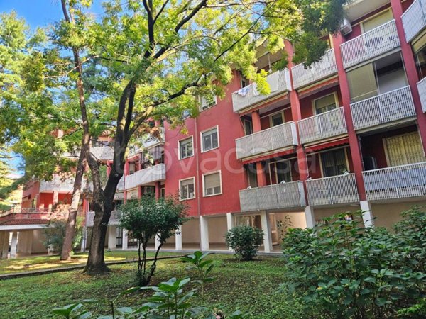 appartamento in vendita a Rho in zona Passirana