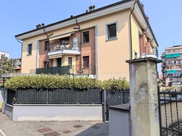appartamento in vendita a Rho in zona Castellazzo