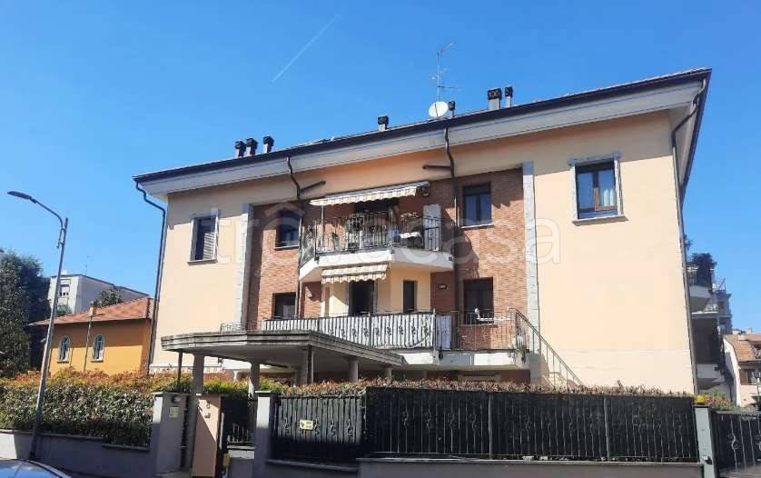 appartamento in vendita a Rho in zona Castellazzo