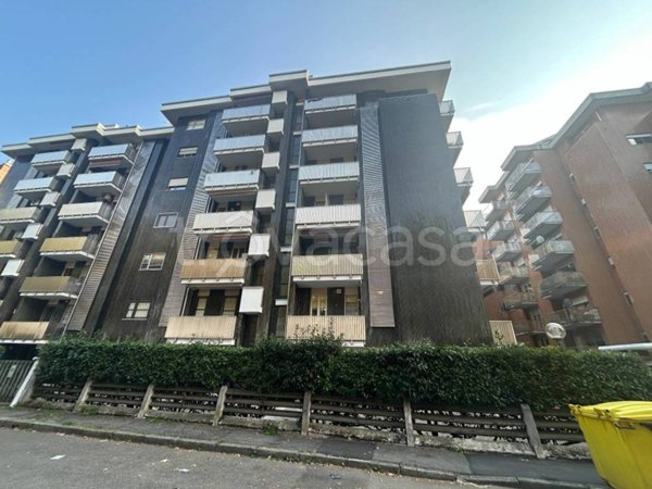 appartamento in vendita a Rho in zona Castellazzo