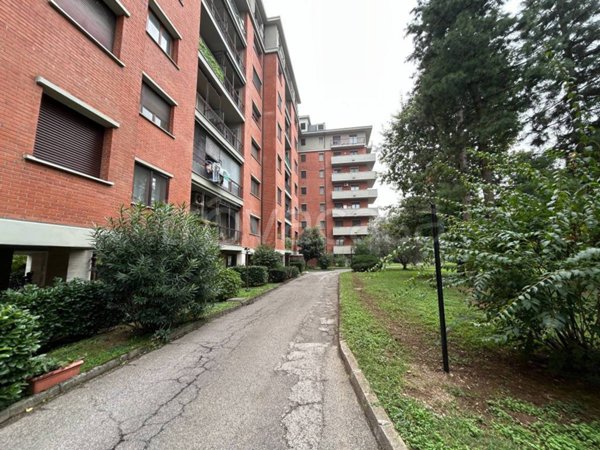 appartamento in vendita a Rho in zona Castellazzo