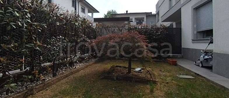 appartamento in vendita a Rho in zona Passirana