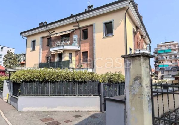 appartamento in vendita a Rho in zona Castellazzo