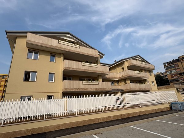 appartamento in vendita a Rho in zona Castellazzo