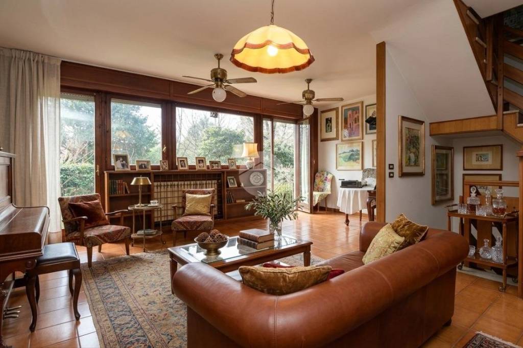 casa indipendente in vendita a Rho in zona Castellazzo