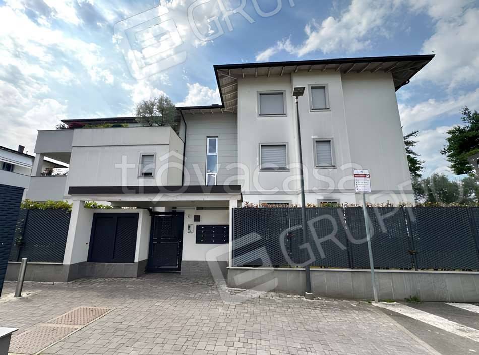 appartamento in vendita a Rho in zona Passirana