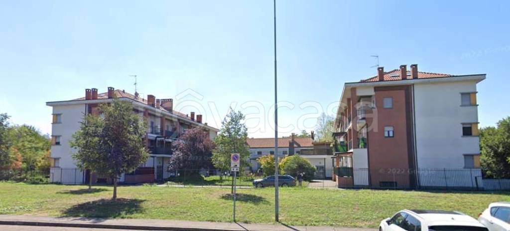 appartamento in vendita a Rho in zona Ghisolfa