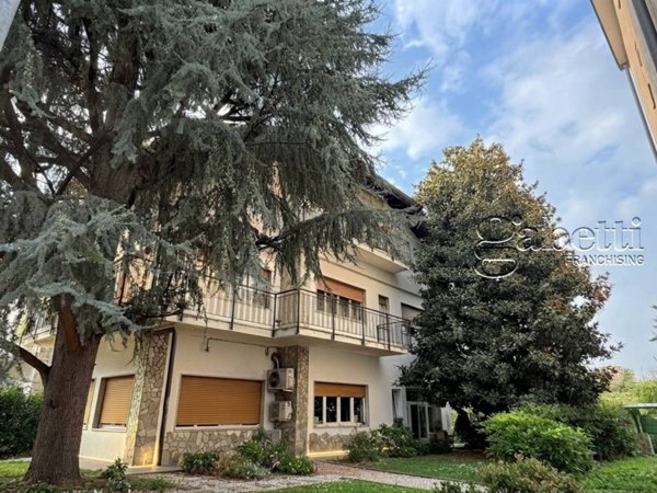 appartamento in vendita a Rho in zona Pantanedo