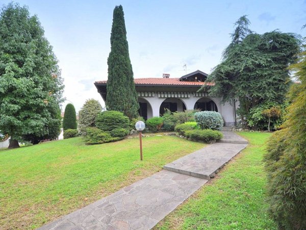 casa indipendente in vendita a Robecchetto con Induno