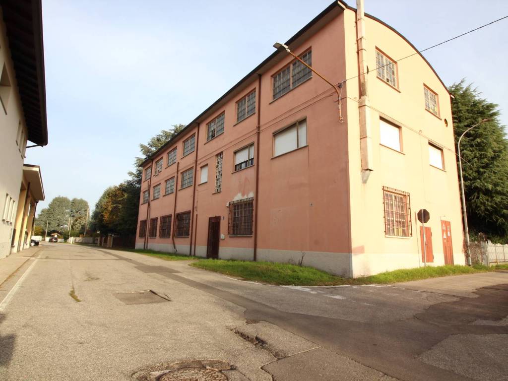 capannone in vendita a Robecchetto con Induno