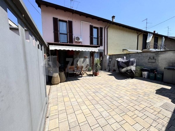 casa indipendente in vendita a Robecchetto con Induno
