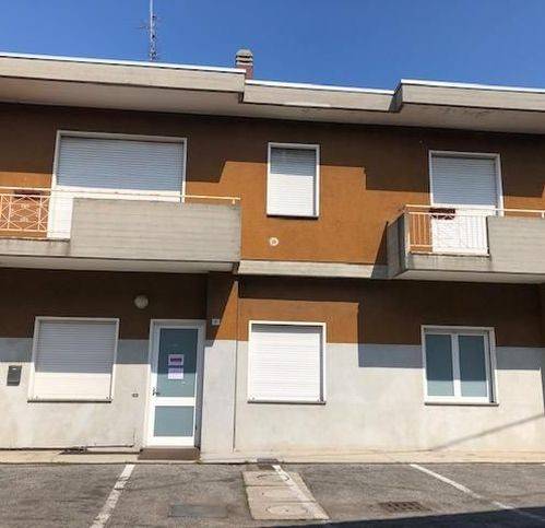 negozio in vendita a Robecchetto con Induno