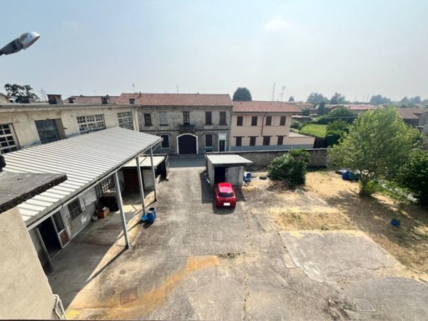 intera palazzina in vendita a Robecchetto con Induno