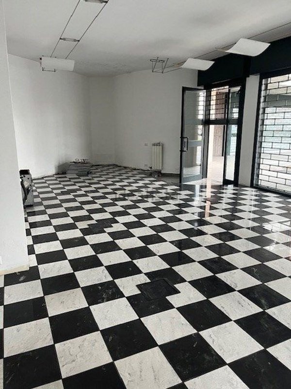 negozio in vendita a Robecchetto con Induno