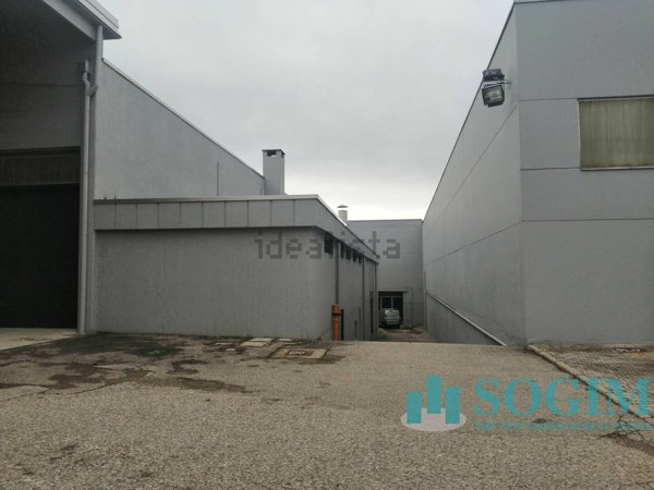 capannone in vendita a Robecchetto con Induno