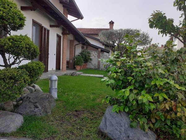 casa indipendente in vendita a Robecchetto con Induno