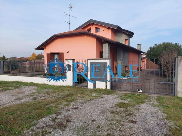 casa indipendente in vendita a Robecchetto con Induno
