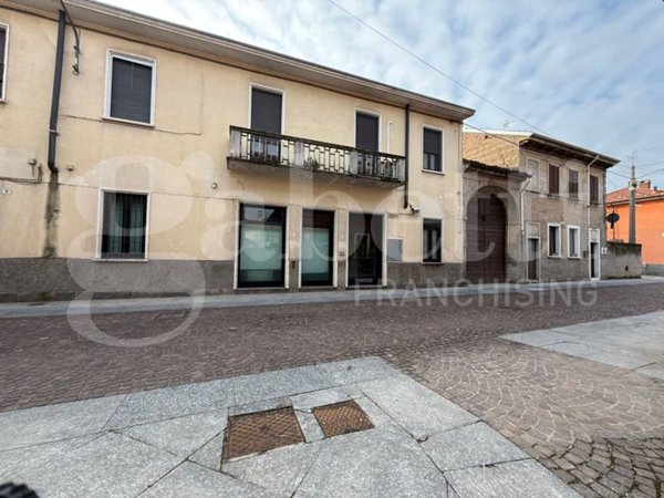 negozio in vendita a Robecchetto con Induno