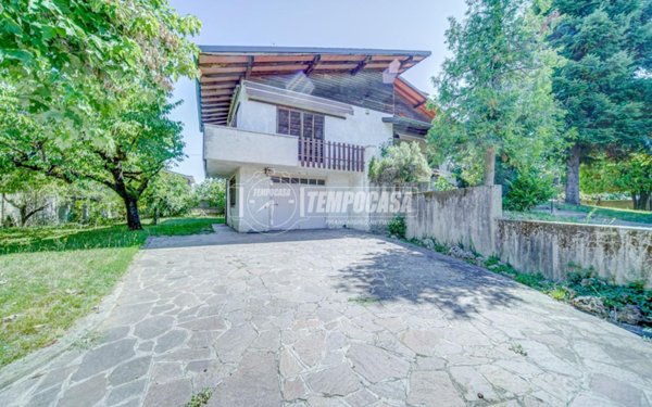 casa indipendente in vendita a Robecchetto con Induno