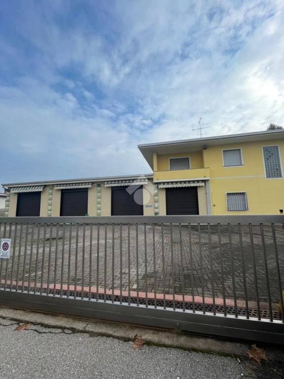negozio in vendita a Robecchetto con Induno