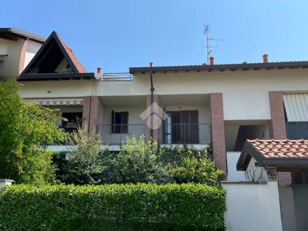 appartamento in vendita a Robecchetto con Induno in zona Malvaglio