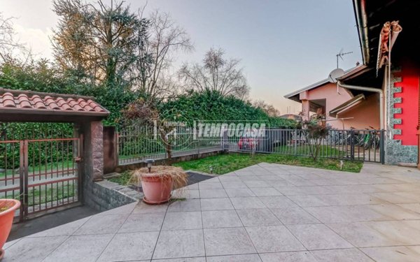 casa indipendente in vendita a Robecchetto con Induno in zona Malvaglio