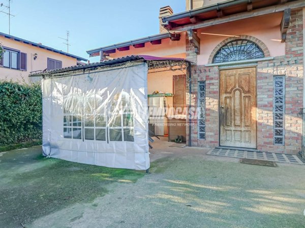 casa indipendente in vendita a Robecchetto con Induno