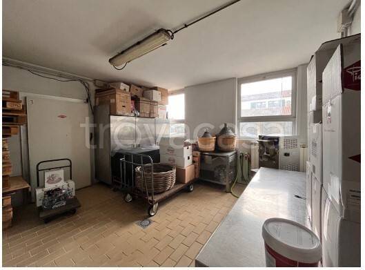 locale commerciale in vendita a Robecchetto con Induno