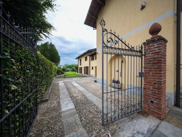 casa indipendente in vendita a Robecchetto con Induno