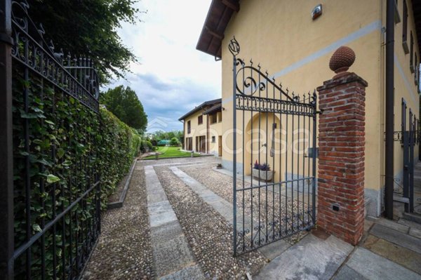 casa indipendente in vendita a Robecchetto con Induno