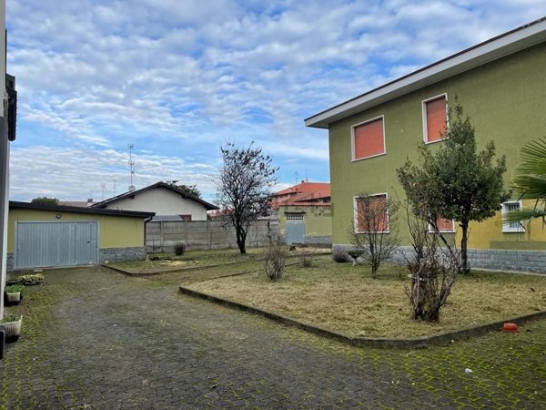 casa indipendente in vendita a Robecchetto con Induno