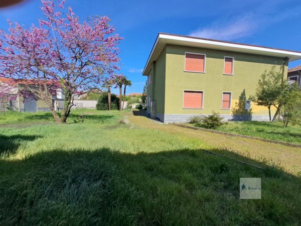 casa indipendente in vendita a Robecchetto con Induno