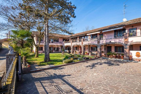 casa indipendente in vendita a Robecchetto con Induno in zona Malvaglio