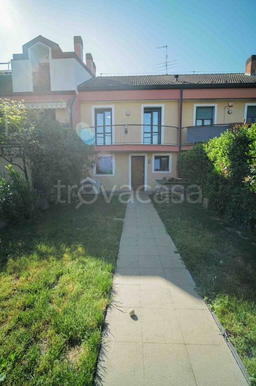 casa indipendente in vendita a Robecchetto con Induno