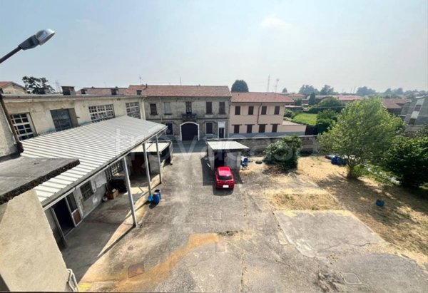 locale di sgombero in vendita a Robecchetto con Induno