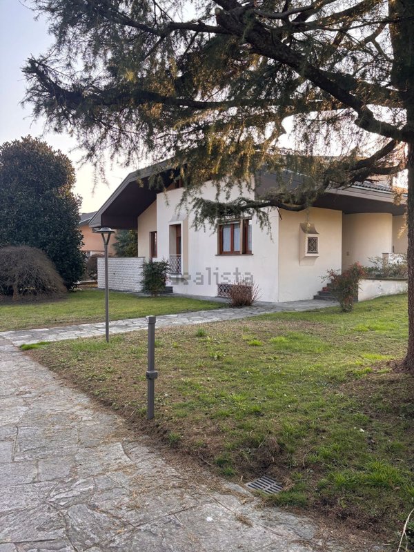 casa indipendente in vendita a Robecchetto con Induno in zona Malvaglio