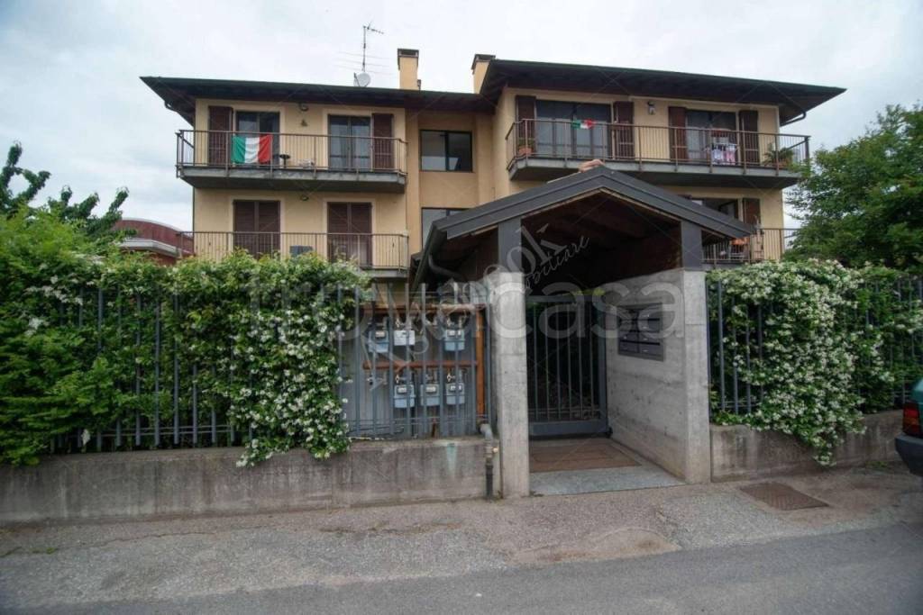 appartamento in vendita a Robecchetto con Induno in zona Malvaglio