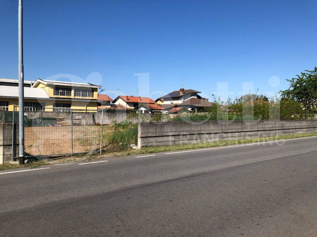 terreno edificabile in vendita a Robecchetto con Induno in zona Malvaglio