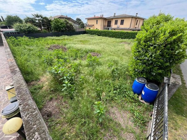 casa indipendente in vendita a Robecchetto con Induno in zona Malvaglio