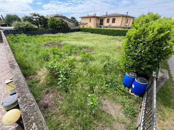 casa indipendente in vendita a Robecchetto con Induno in zona Malvaglio