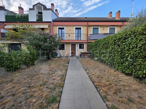 casa indipendente in vendita a Robecchetto con Induno in zona Malvaglio