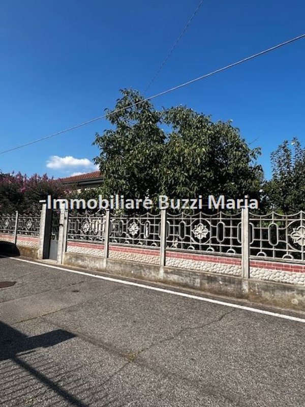 casa indipendente in vendita a Robecchetto con Induno in zona Malvaglio