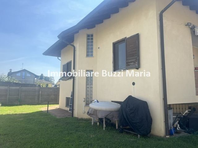 casa indipendente in vendita a Robecchetto con Induno in zona Malvaglio