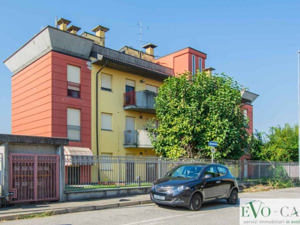 appartamento in vendita a Robecchetto con Induno in zona Malvaglio